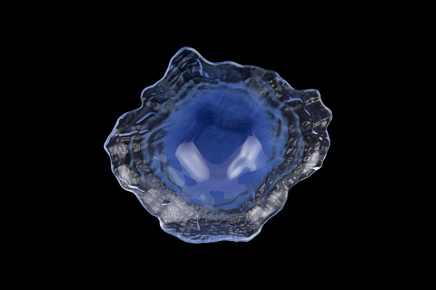 a huge image enlargement of the mandarin orange trading company oyster plate in blue